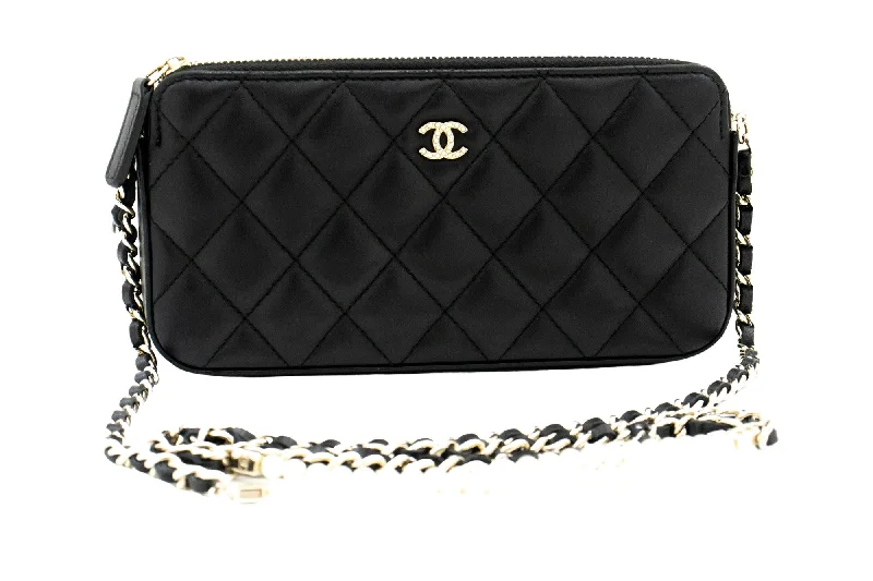 Keychains with personalized charm-Wallets with zip around closure-Chanel Wallet On Chain  Leather Wallet  (Pre-Owned)