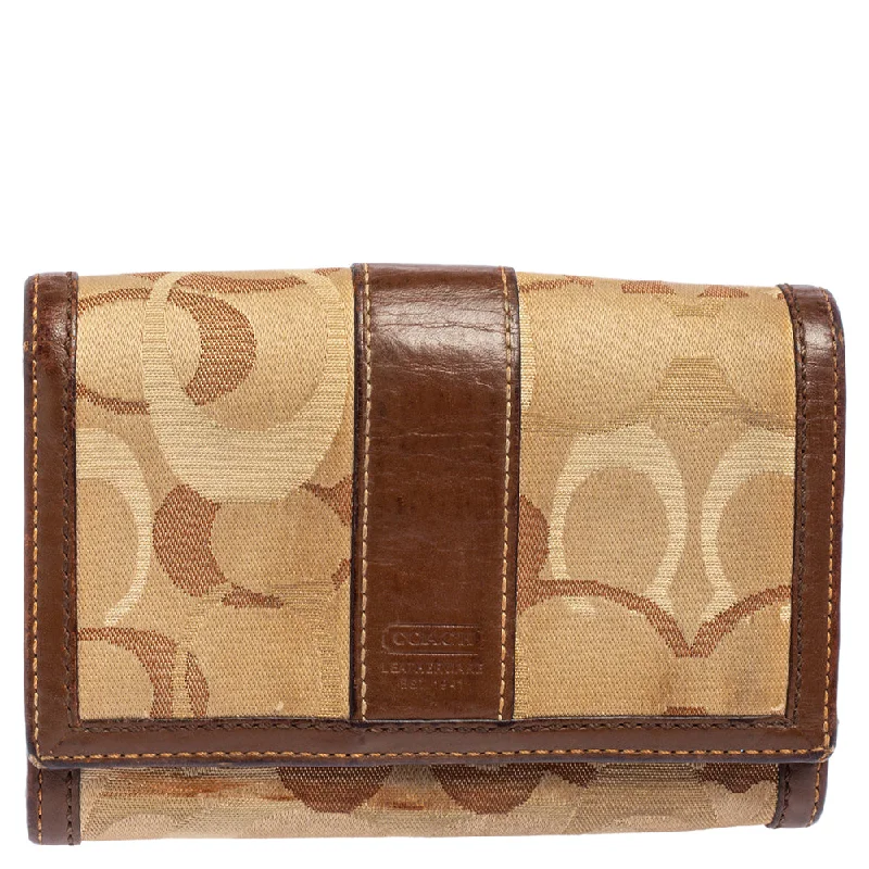 Wallets with zipper-Customized wallets for women-Coach Beige/brown Signature Canvas And Leather Compact Wallet