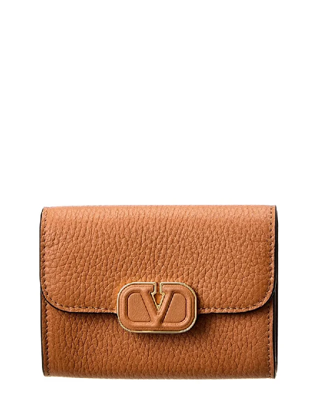 Keychains with luxury texture-Keychains for men’s accessories-Valentino VLogo Compact Leather Wallet