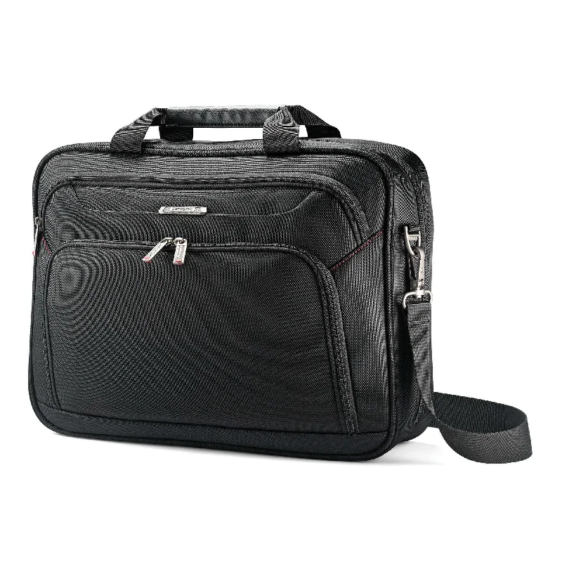 Suitcase with narrow wheels-ergonomic suitcase for travel-Samsonite Xenon 3.0 Single Gusset Techlocker